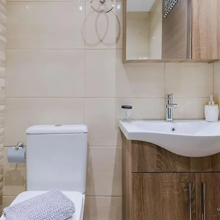 Comfort Loft, 1' Walk To Ippokratio Hospital Appartamento Salonicco