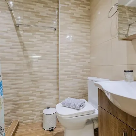 Comfort Loft, 1' Walk To Ippokratio Hospital
