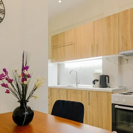 Comfort Loft, 1' Walk To Ippokratio Hospital Apartment